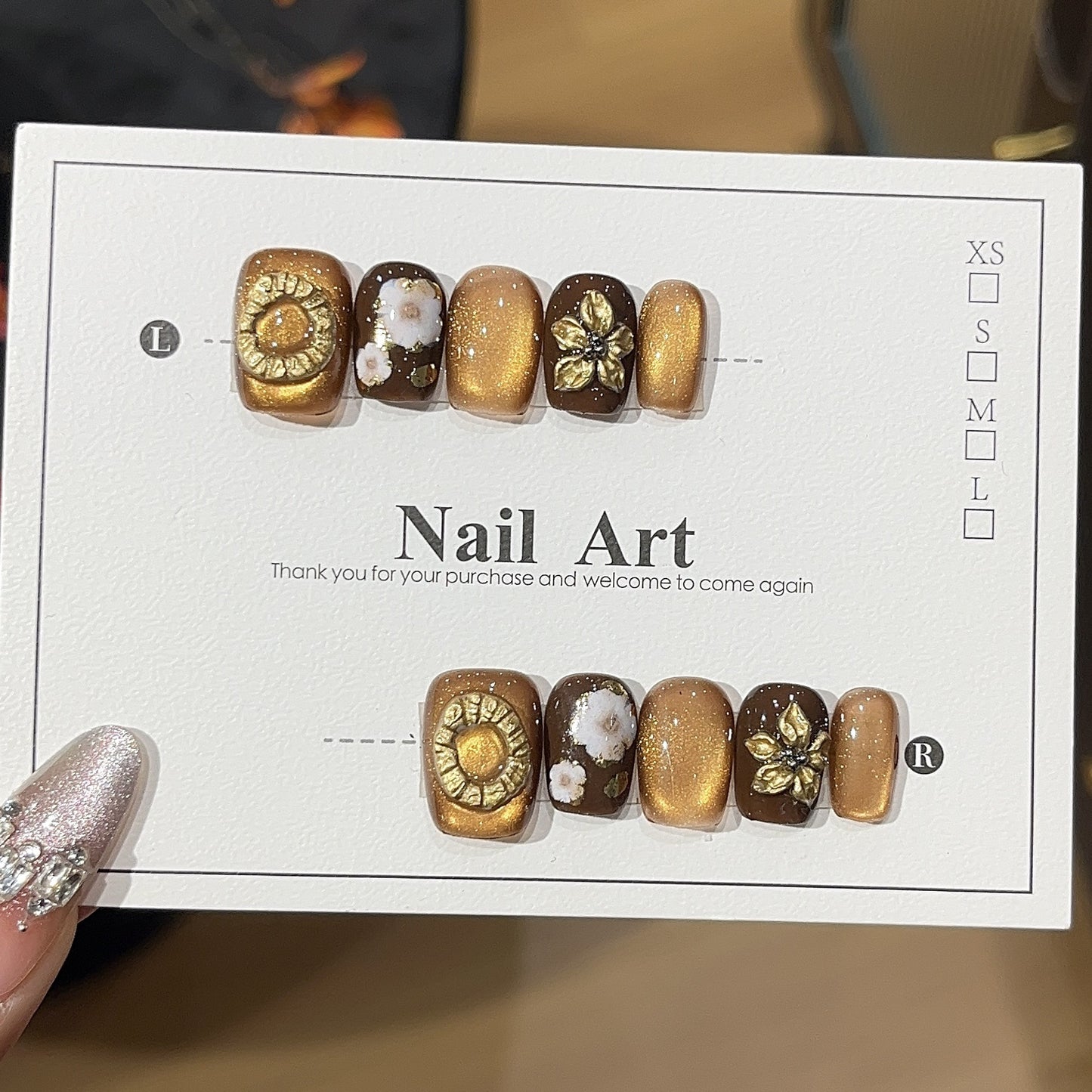 Vintage Baroque Golden Cat Eye Press-On Nails