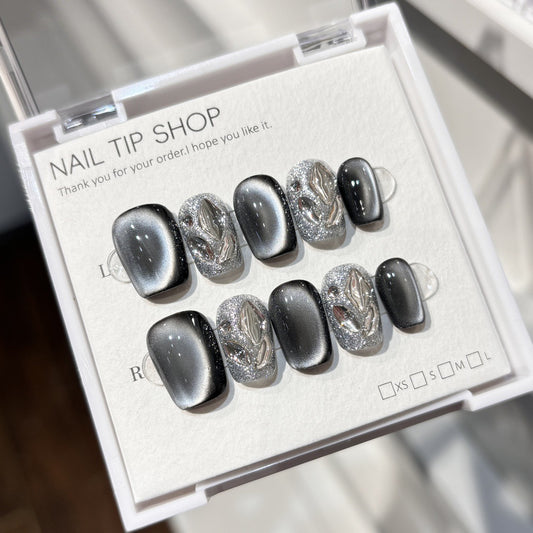 "Magnetic Allure" Short Black Cat-Eye & Glitter Press-On Nails