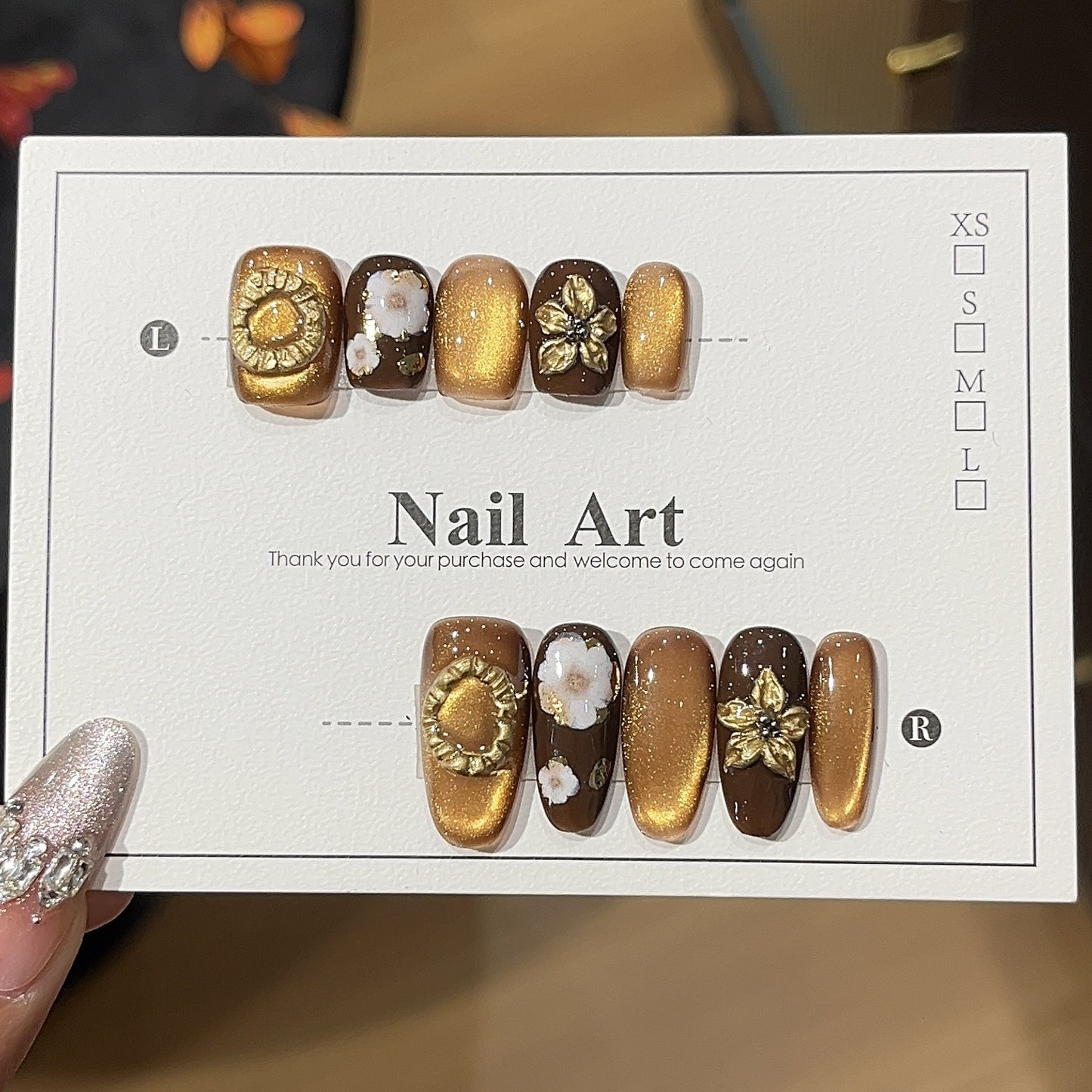 Vintage Baroque Golden Cat Eye Press-On Nails