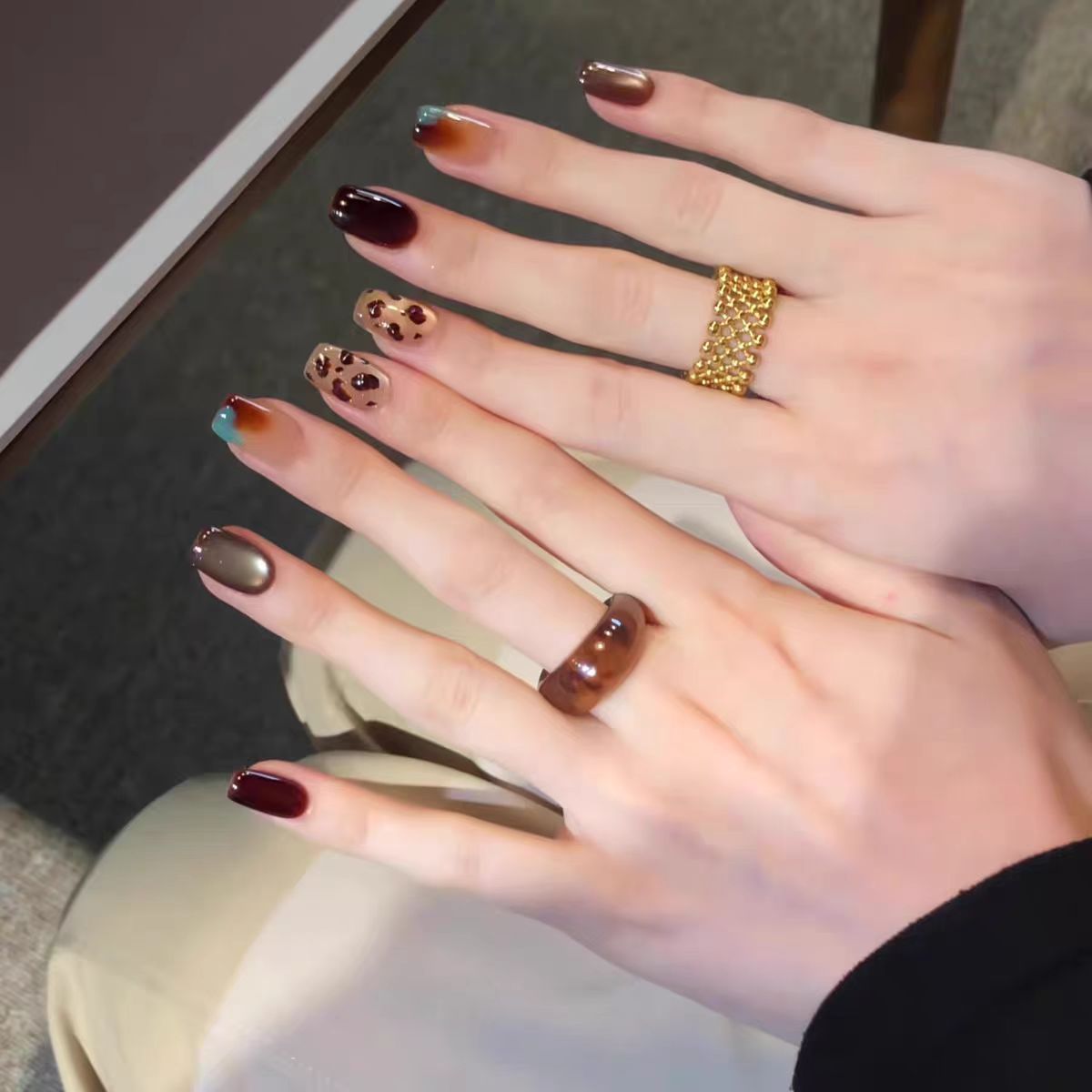 Handmade Wearable Nail Tips｜Autumn/Winter New Arrival: Dark Amber Gradient Leopard Print Cat Eye Nail Tips