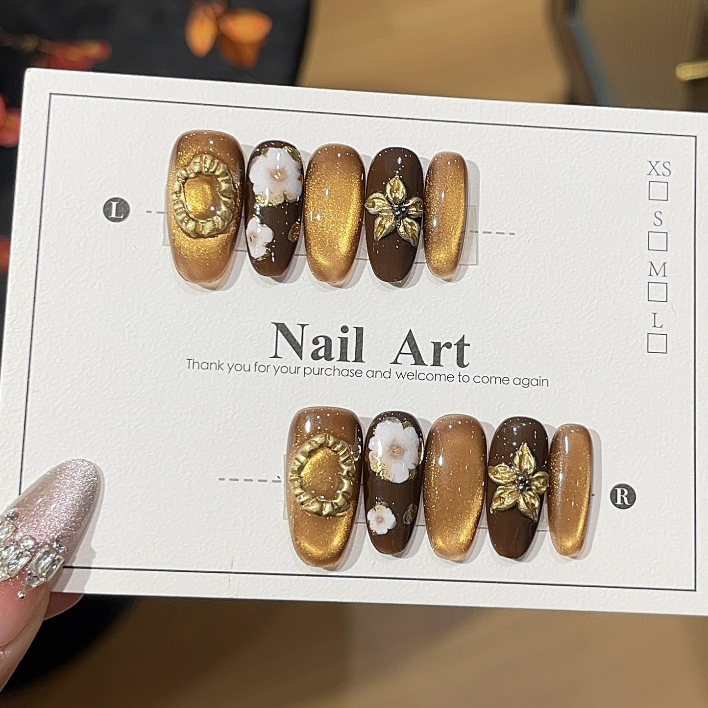 Vintage Baroque Golden Cat Eye Press-On Nails